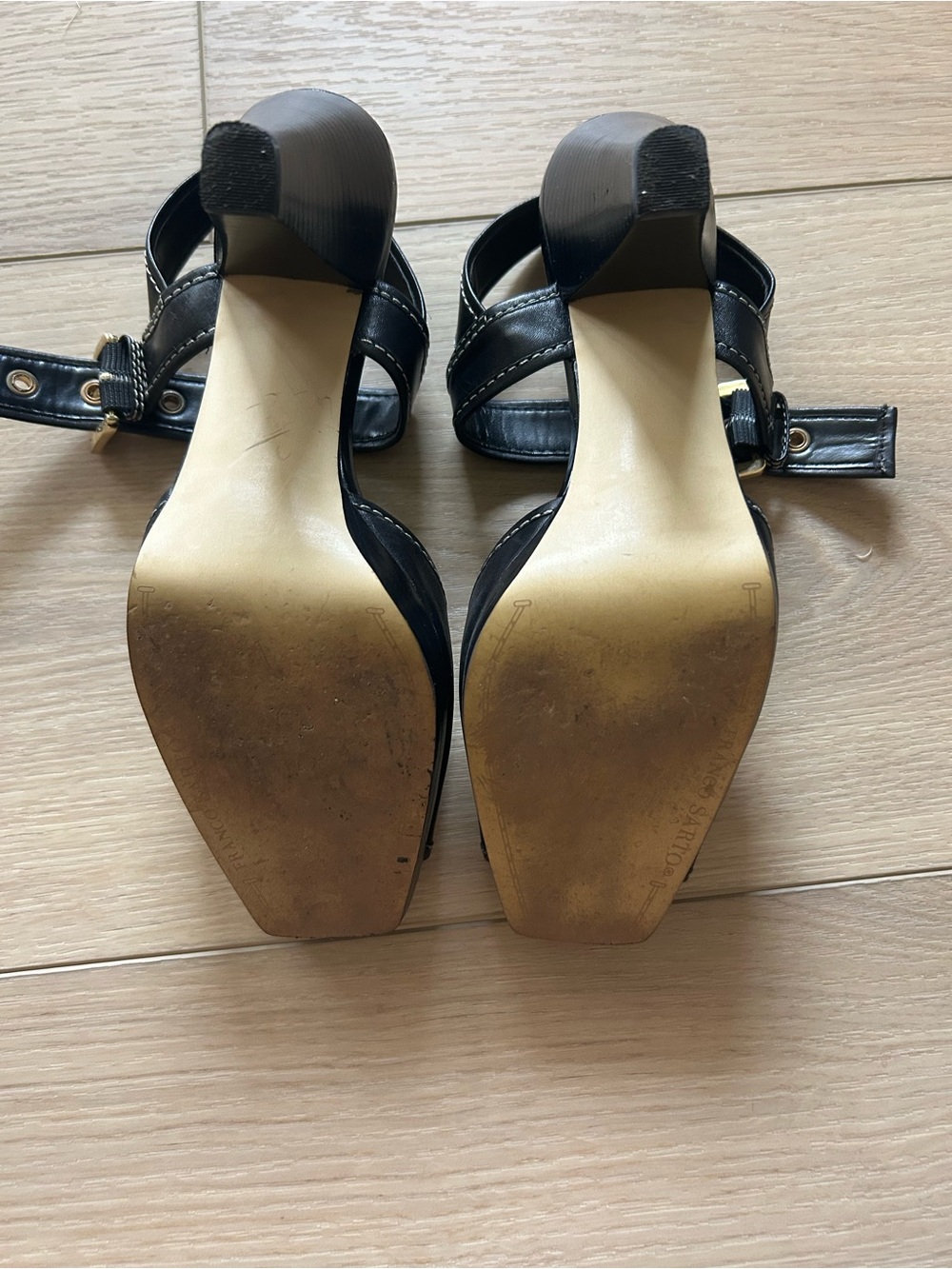 Franco Sarto L-Domare Black Leather Gold Accent S square Toe Heels 7.5 - Picture 8 of 8